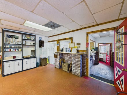 Iconic DJ's Diner, 7650 Heber Springs Road N, Drasco, AR 72530