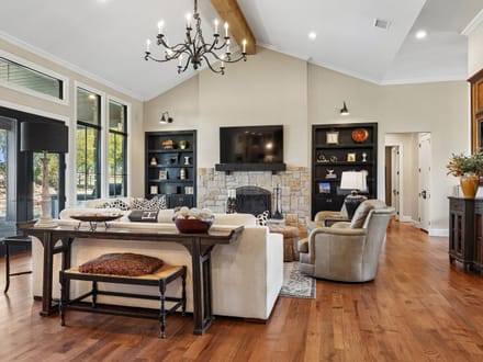 934 Private Road 4011
