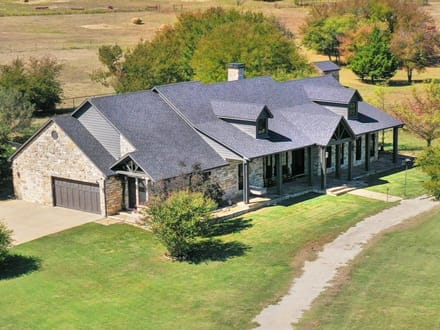 934 Private Road 4011