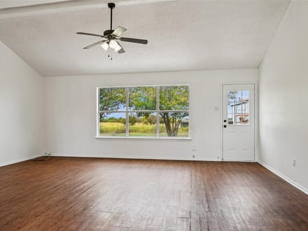 13384 Pruett Rd Krum
