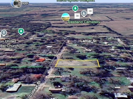 219 College Street, Roxton, Texas 75477