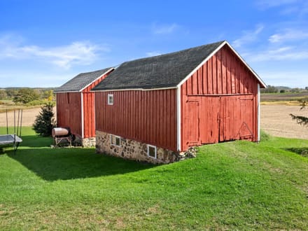 N5050 Brown Rd, Iron Ridge 
