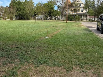704 Poplar St Honey Grove, TX 75446