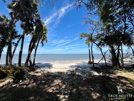 Coffin Point Plantation Lot w/ Private Beach Access