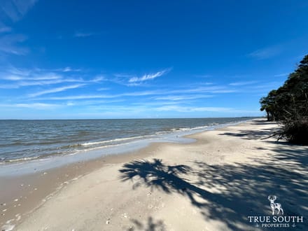 Coffin Point Plantation Lot w/ Private Beach Access