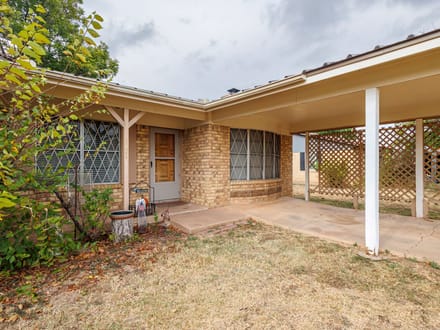 1201 N. 10th Street, Ballinger