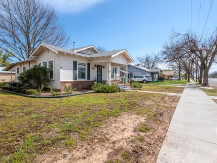 1301 Commercial Ave