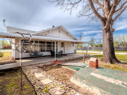 1301 Commercial Ave