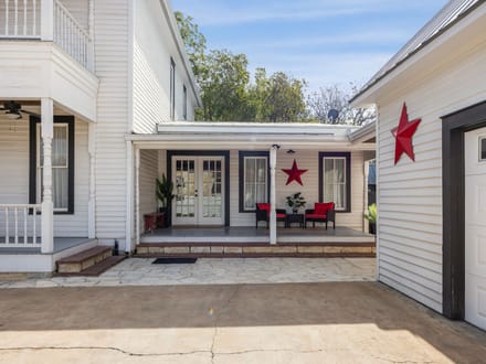 326 W Colorado St, La Grange