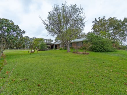 1727 FM 2503, Fayetteville 