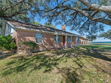 407 E Anderson St, Schulenburg