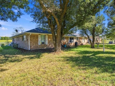421 S Oak St., Ector, TX 75439