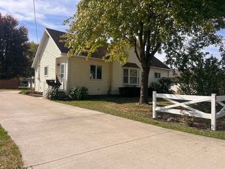 Charming 3 BR in Arthur, IL