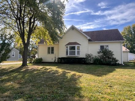 Charming 3 BR in Arthur, IL