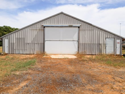 T.V. Broiler Farm