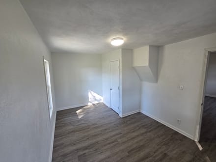 Completely Renovated 3-Bedroom 1-Bath Home Canton, IL