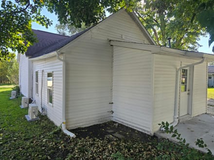 Completely Renovated 3-Bedroom 1-Bath Home Canton, IL