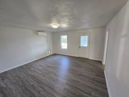 Completely Renovated 3-Bedroom 1-Bath Home Canton, IL