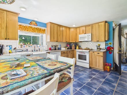 6473 Towpath Road