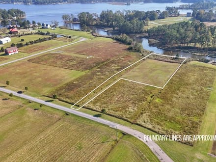1.63 Acre Waterfront Lot for Sale in Beaufort County, NC!