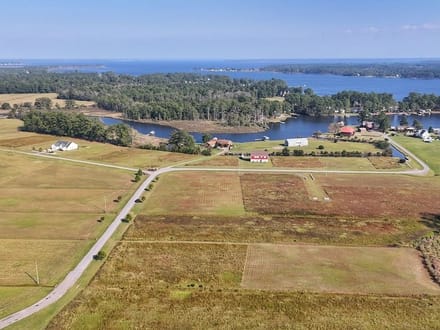 1.63 Acre Waterfront Lot for Sale in Beaufort County, NC!