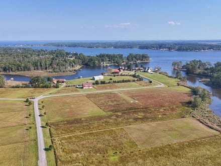 1.63 Acre Waterfront Lot for Sale in Beaufort County, NC!