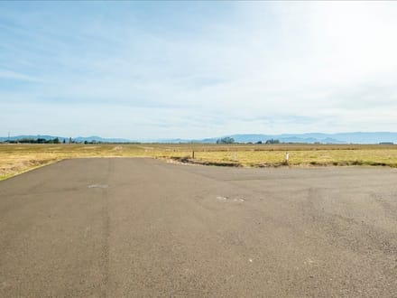 Parcel 2 B St, Halsey