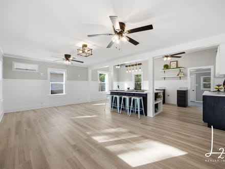 Fresh, Modern & Move-In Ready - 617 N Plum Moline