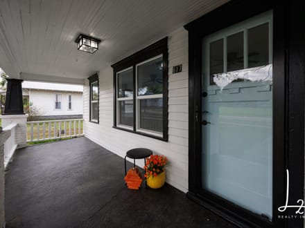 Fresh, Modern & Move-In Ready - 617 N Plum Moline
