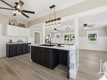 Fresh, Modern & Move-In Ready - 617 N Plum Moline