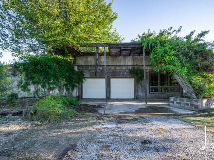 Home on Acreage Auction near Derby