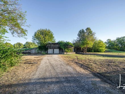 Home on Acreage Auction near Derby