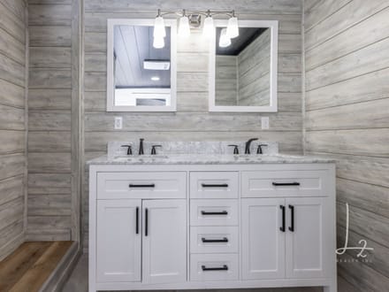 Fresh New Look -204 N Perry Howard