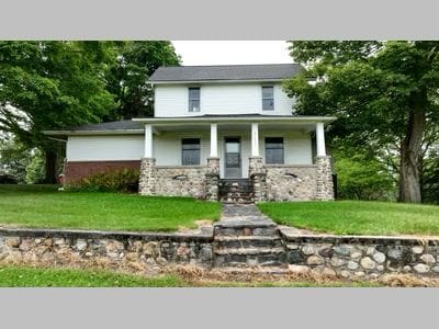 175± Acres of Tillable Cropland, Woods & a Beautiful Country Homestead with Multiple Tracts offered in 5 tracts 
