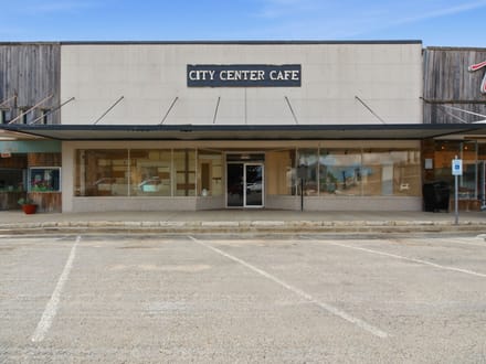 127 N Houston Street, Comanche, Texas 76442