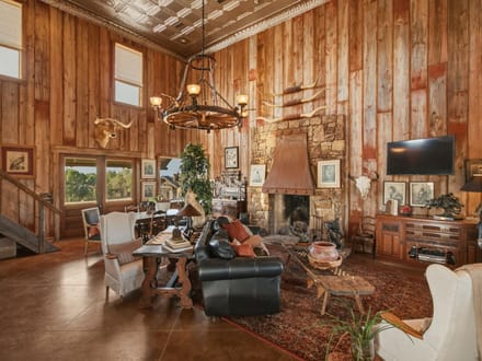 Lightning C Ranch