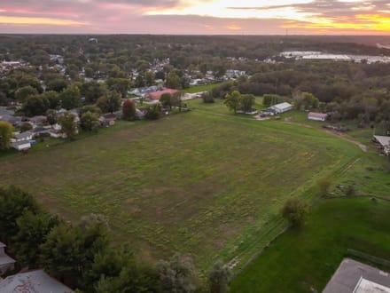 Wapello County, Iowa 25 Acres of Land for Sale with Home and Commercial Building