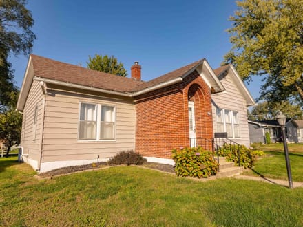 Monroe County, Iowa 0.25 Acres of Land for Sale with Home