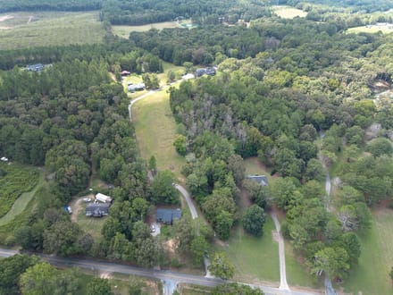Country living on 5.49 beautiful acres in Silver Creek, Georgia!