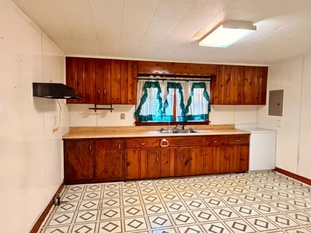 WELL-MAINTAINED HOME