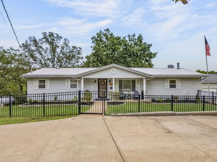 738 Johnson Road, Bloomsdale, MO-Jefferson Co.- 39+/- Acres