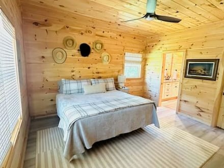"White Mallard" Beautiful Cabin on the Little Red River, Georgetown, AR
