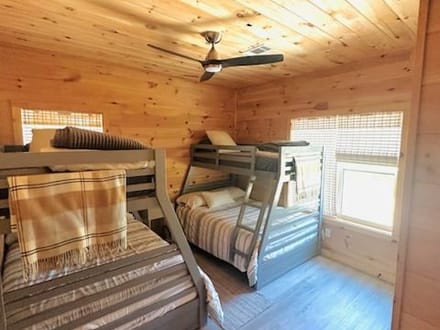 "White Mallard" Beautiful Cabin on the Little Red River, Georgetown, AR