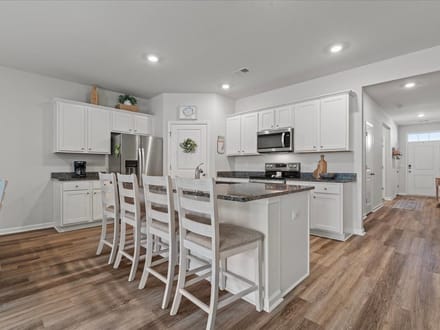 2035 E Paces Trail