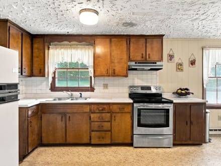 Brick Ranch for Sale in Radford City