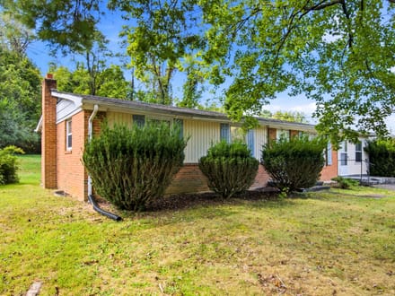 Brick Ranch for Sale in Radford City