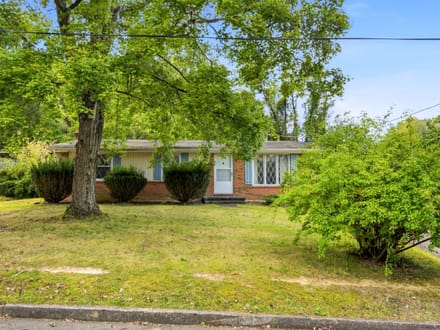 Brick Ranch for Sale in Radford City