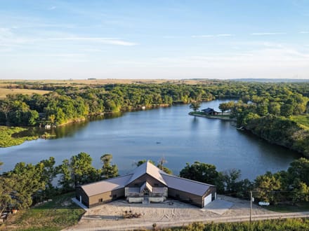 Luxurious Newkirk Lake Living