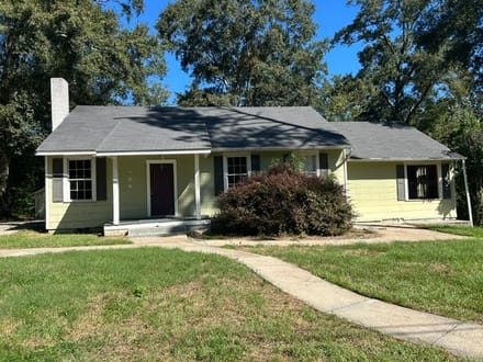 906 W New York Ave McComb, Ms