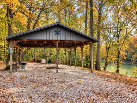 The River House – Newly Built with Great Outdoor Living